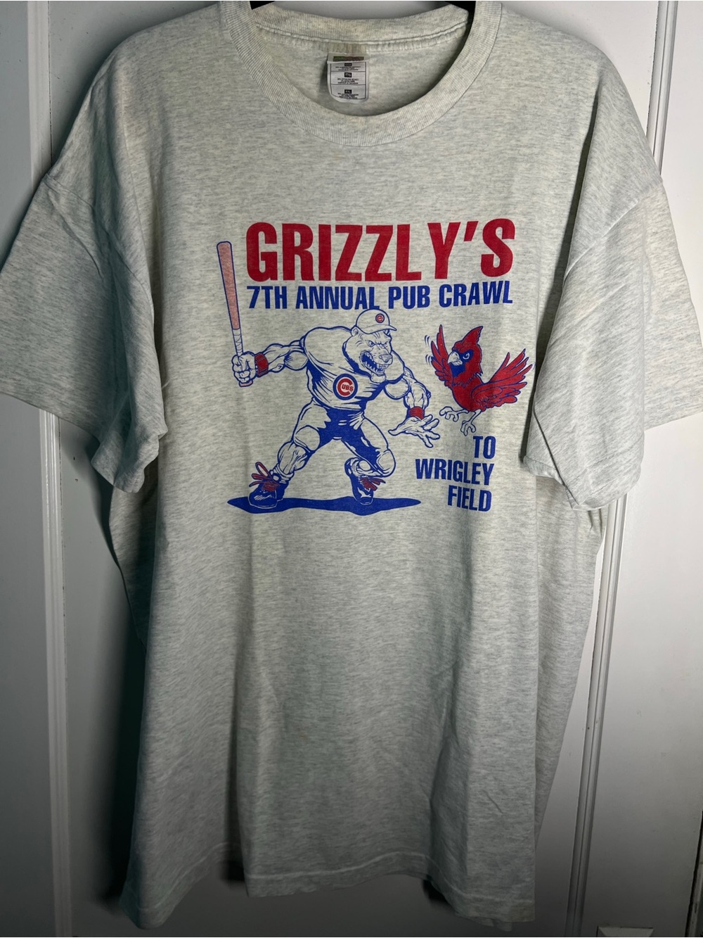 VTG Fruit of the Loom Light Gray Graphic cubs Tee in a size XXL